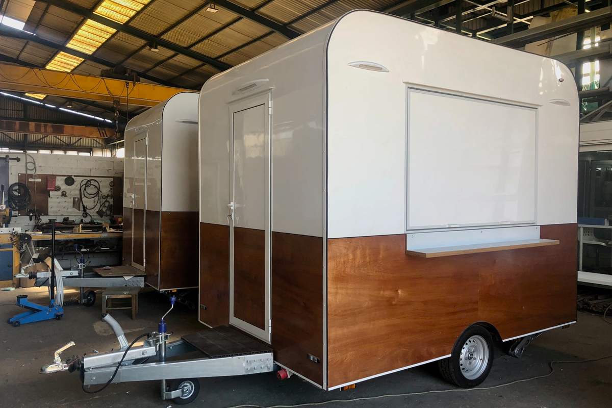 Κατασκευή ρυμουλκούμενης Καντίνας CAHEEBA