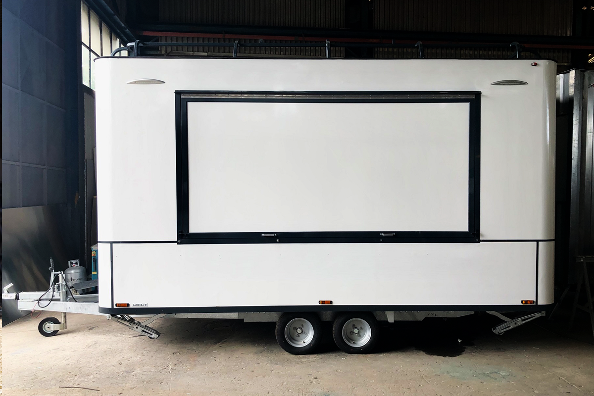 Κατασκευή ρυμουλκούμενης ρετρο Καντίνας CAHEEBA