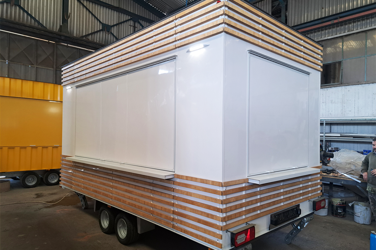 Κατασκευή ρυμουλκούμενης Καντίνας CAHEEBA